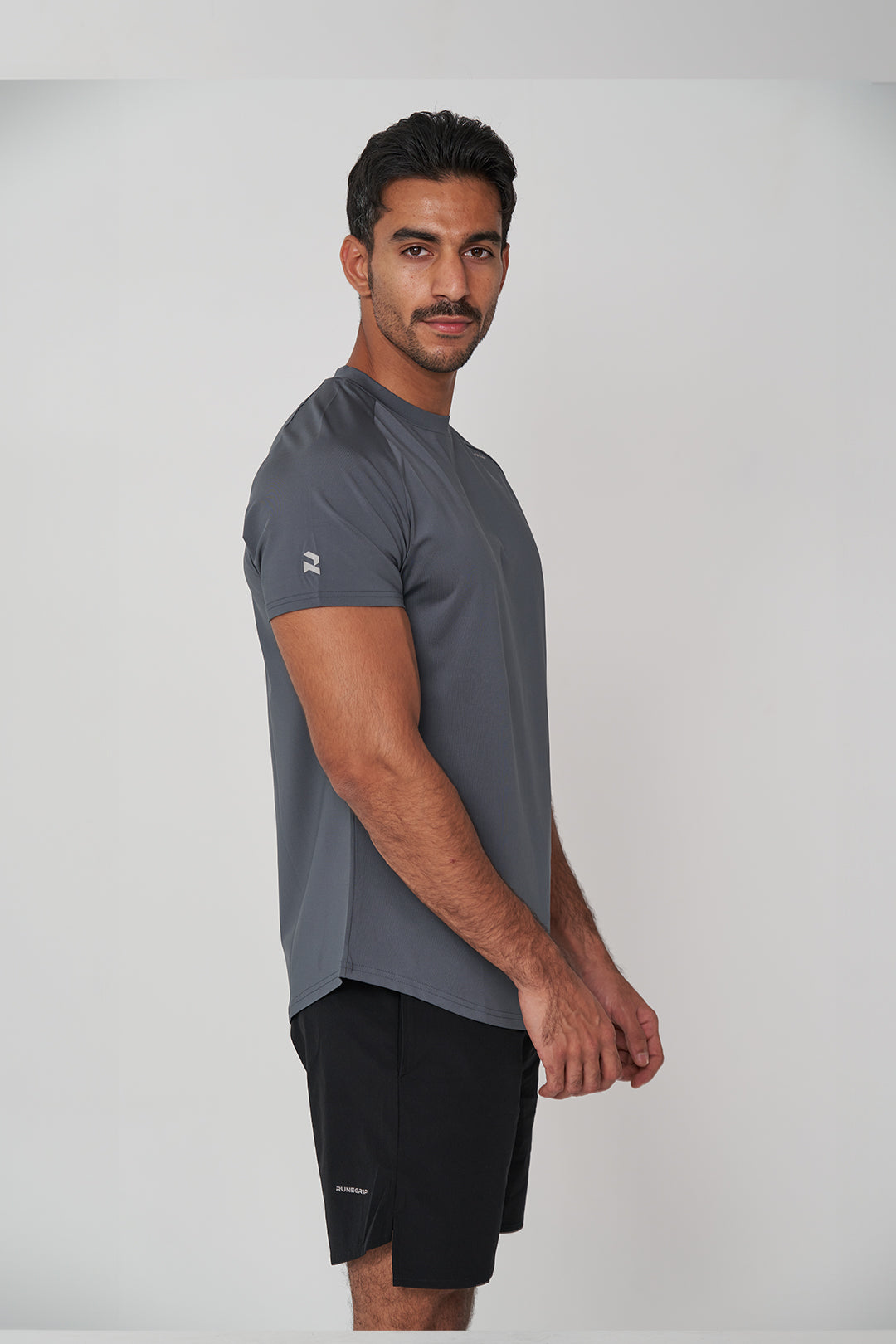 PERFORMANCE FITTED SHIRT