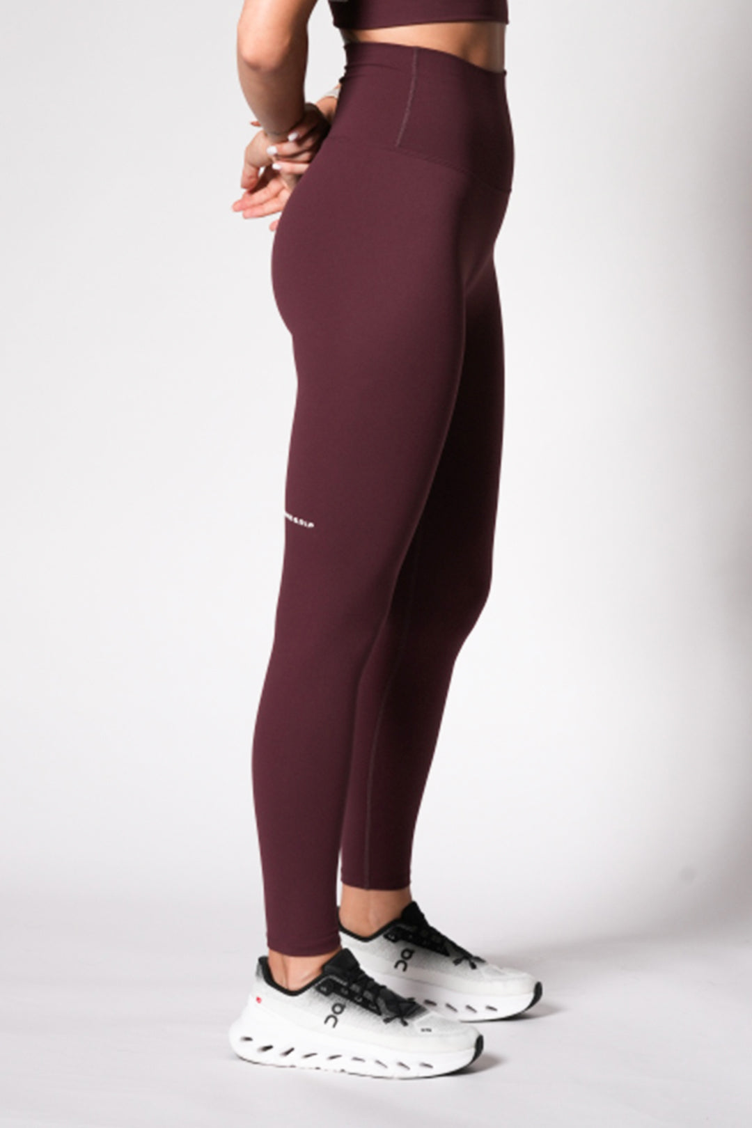 Sculpt Series Legging In Cherry